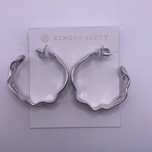 SUNDAY SALE! 
 🎀KENDRA SCOTT🎀 curvy silver Holland hoops